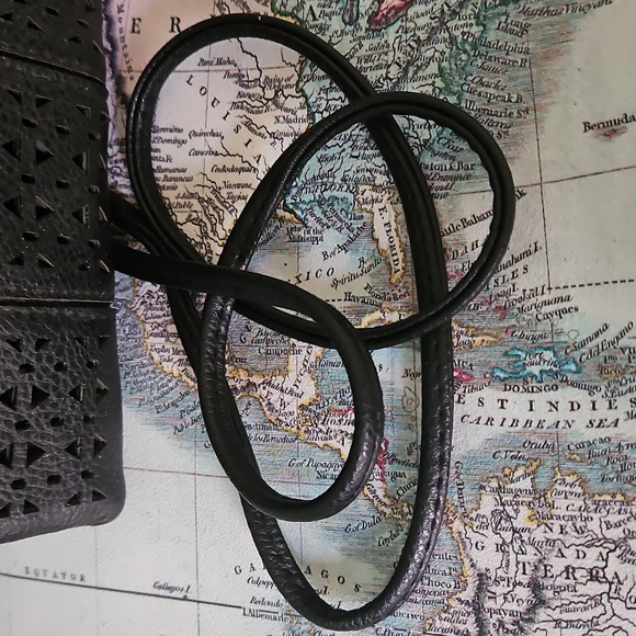 Elegant Women's Crossbody Bag Set - Picture 4 of 9